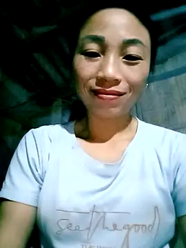 lucybaby00 online show from November 4, 2025, 9:18 pm