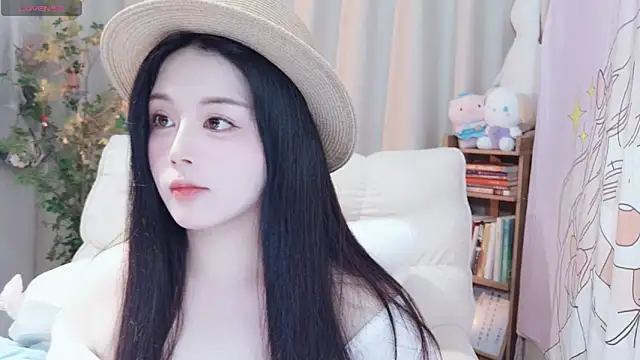 SweetTease2025 online show from October 25, 2025, 1:56 pm