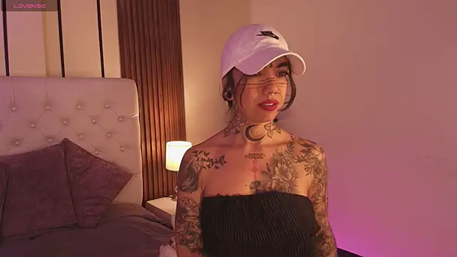 ViolettaAlemida online show from January 13, 2026, 1:04 pm