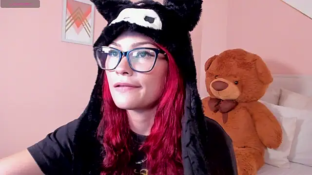 mae lyra online show from February 20, 2026, 9:50 pm