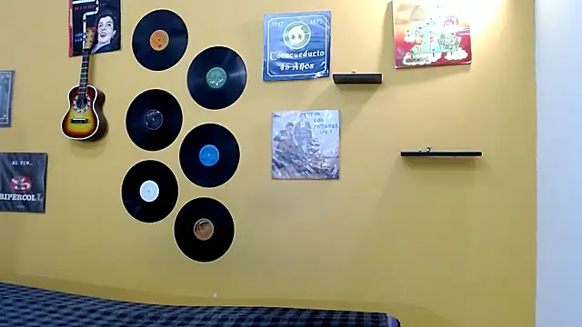 skinnyverus18 online show from March 17, 2026, 7:39 pm