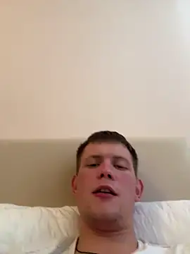 DaryaDoll online show from November 30, 2025, 8:04 am