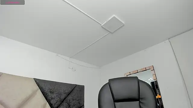 SaraWagner  online show from March 13, 2026, 12:04 am