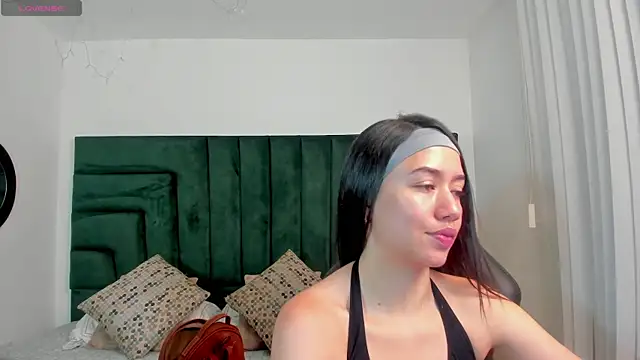 SaraWagner  online show from April 13, 2026, 12:03 am