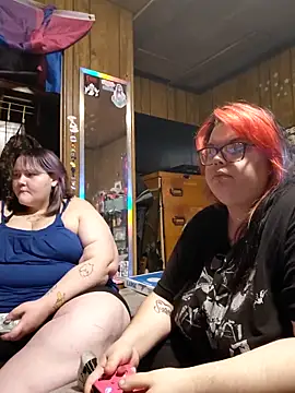 Snapshot of GoddessDess chatting on May 20, 2026, 9:56 pm GoddessDess online show from May 20, 2026, 9:56 pm
