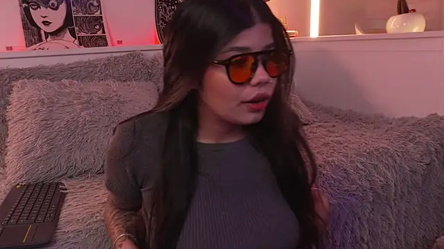 sophieee art online show from April 10, 2026, 10:22 am