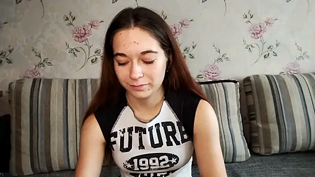 Snapshot of KissKarina chatting on October 10, 2025, 11:00 am KissKarina online show from October 10, 2025, 11:00 am