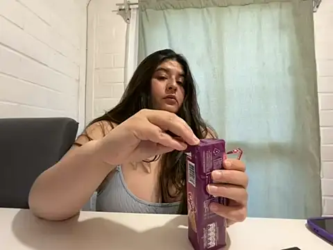 Snapshot of Tukatita69 chatting on October 22, 2025, 9:57 pm Tukatita69 online show from October 22, 2025, 9:57 pm