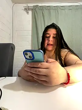 Snapshot of Tukatita69 chatting on October 15, 2025, 1:37 am Tukatita69 online show from October 15, 2025, 1:37 am