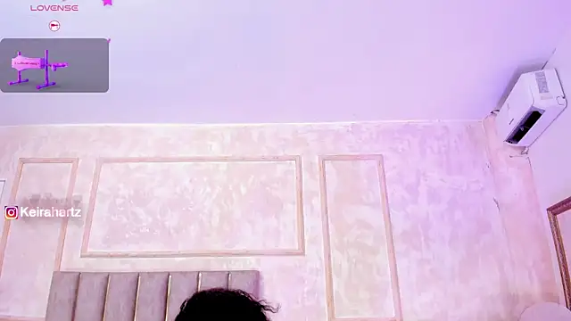 Keirahartz online show from December 19, 2025, 4:09 pm