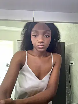 Keirahartz online show from February 22, 2026, 2:41 pm