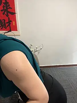 jiajia1060 online show from April 18, 2026, 1:52 am