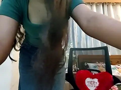 Maria--Strella online show from November 3, 2025, 3:59 pm