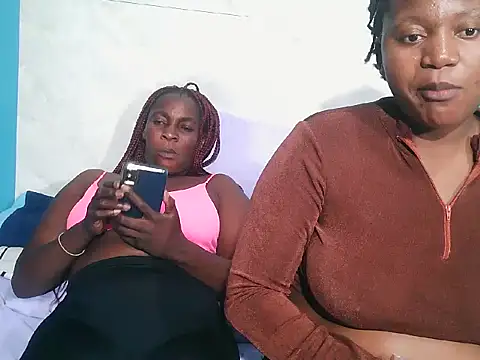 Snapshot of MatureGoddess_ chatting on February 25, 2026, 1:17 am MatureGoddess online show from February 25, 2026, 1:17 am