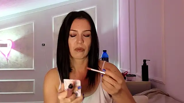 AlyaRei online show from December 2, 2025, 1:28 am