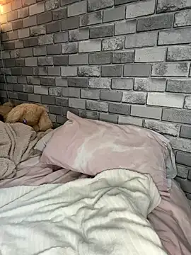 Poppy frankie online show from November 6, 2025, 9:08 pm