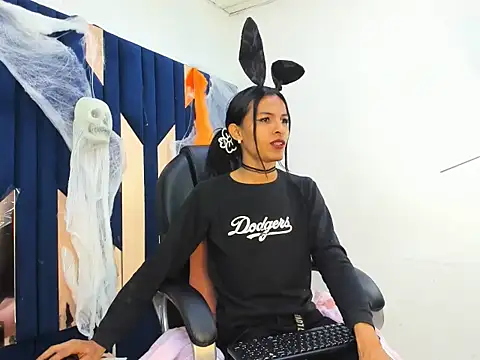 Aisha hotts777 online show from November 1, 2025, 11:09 pm