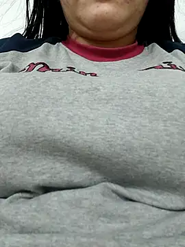  Babyrose  online show from November 23, 2025, 3:44 pm