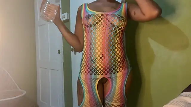 Liaprettygirl online show from April 7, 2026, 4:03 am