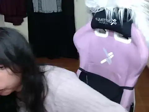 ScarlettShirahoshi online show from November 6, 2025, 6:45 pm