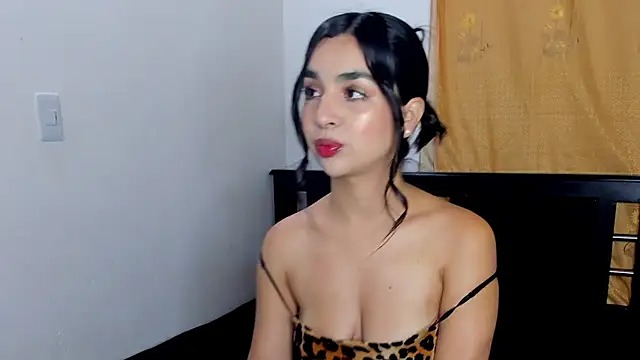 MelyRousee online show from September 30, 2025, 11:33 pm