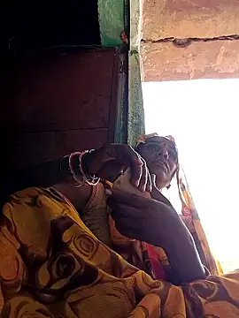 Pinky12A online show from September 28, 2025, 9:16 am