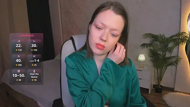 Lunar Lily online show from February 13, 2026, 6:02 am