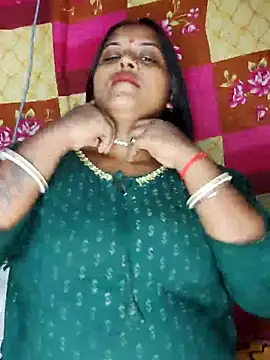 Hot-Show2 online show from September 15, 2025, 4:07 pm