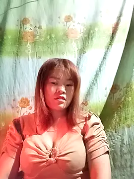 sukabae00 online show from November 3, 2025, 11:30 pm