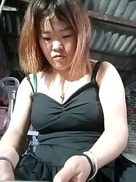 sukabae00 online show from April 17, 2026, 11:35 am