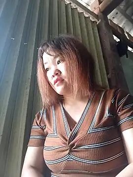 Snapshot of sukabae00 chatting on May 4, 2026, 11:51 pm sukabae00 online show from May 4, 2026, 11:51 pm