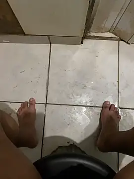 spiderfindom online show from June 6, 2026, 6:46 pm