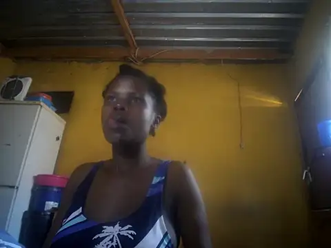 Snapshot of Caramelchick01 chatting on October 13, 2025, 9:22 am Caramelchick01 online show from October 13, 2025, 9:22 am