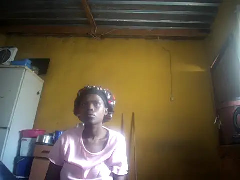 Snapshot of Caramelchick01 chatting on September 27, 2025, 7:03 am Caramelchick01 online show from September 27, 2025, 7:03 am