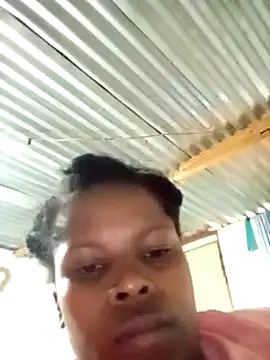 Snapshot of Caramelchick01 chatting on October 15, 2025, 4:33 am Caramelchick01 online show from October 15, 2025, 4:33 am