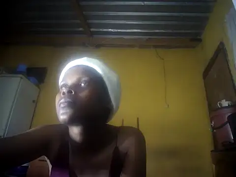 Snapshot of Caramelchick01 chatting on September 9, 2025, 5:55 pm Caramelchick01 online show from September 9, 2025, 5:55 pm