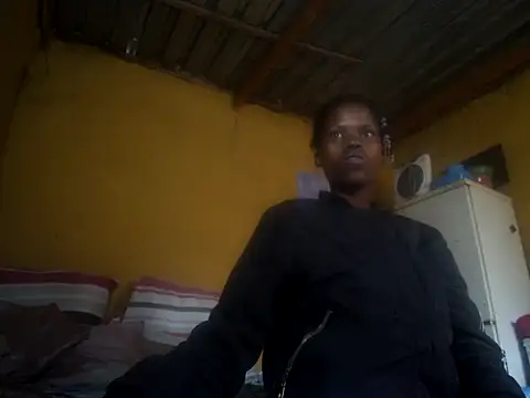 Snapshot of Caramelchick01 chatting on September 25, 2025, 7:47 am Caramelchick01 online show from September 25, 2025, 7:47 am