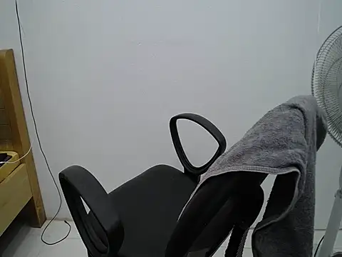 Snapshot of _Lady- chatting on June 11, 2026, 9:34 pm Lady- online show from June 11, 2026, 9:34 pm