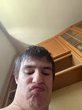 pussyhunter323557 online show from April 25, 2026, 12:41 pm