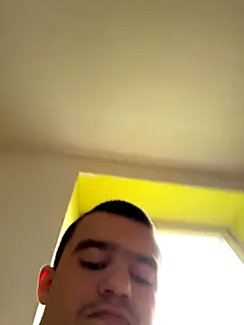 Snapshot of pussyhunter323557 chatting on October 10, 2025, 11:33 am pussyhunter323557 online show from October 10, 2025, 11:33 am