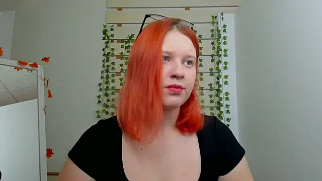 Snapshot of ScarletVixen_ chatting on October 10, 2025, 6:53 pm ScarletVixen online show from October 10, 2025, 6:53 pm