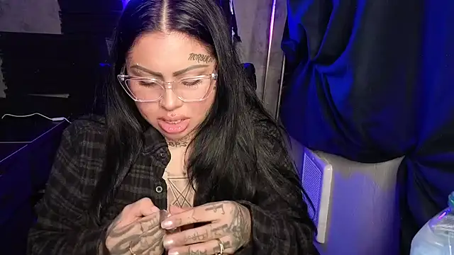 chicanachic13 online show from January 17, 2026, 4:05 am