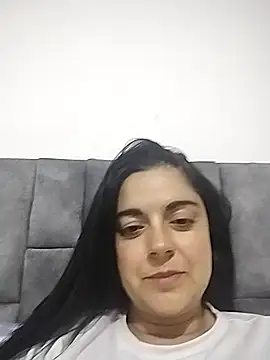 Nahomi 04 online show from October 20, 2025, 2:46 am