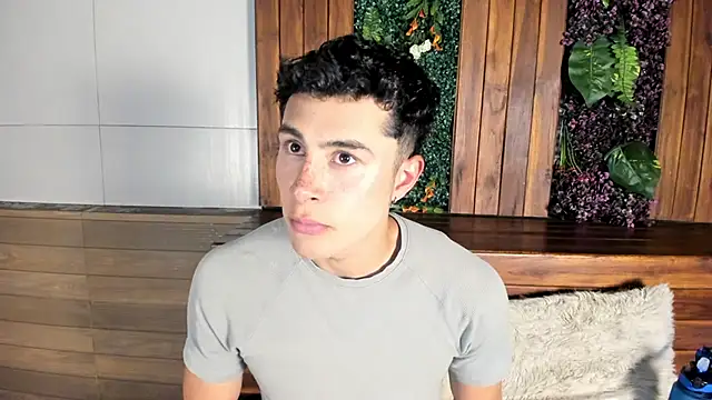 AustinJones  online show from November 24, 2025, 7:14 pm