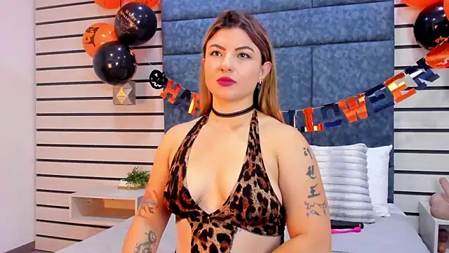 NatyLeone online show from October 28, 2025, 8:08 pm