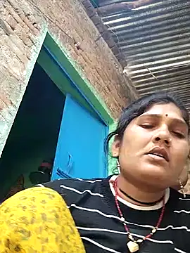 Rakhi j online show from November 15, 2025, 4:49 am