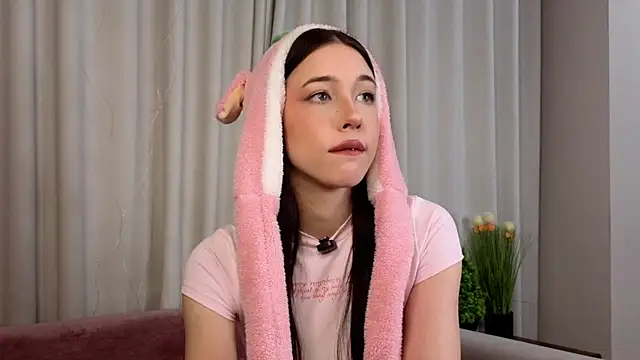 Snapshot of EviaRabasca chatting on February 13, 2026, 11:10 am EviaRabasca online show from February 13, 2026, 11:10 am