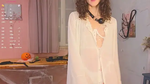 laracroftmansion online show from October 28, 2025, 6:18 pm