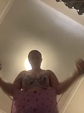 Snapshot of spankmykittyhehe chatting on October 5, 2025, 5:31 am spankmykittyhehe online show from October 5, 2025, 5:31 am