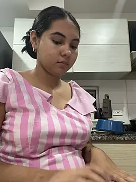 Snapshot of AlinnaRosee_ chatting on March 17, 2026, 12:08 pm AlinnaRosee online show from March 17, 2026, 12:08 pm